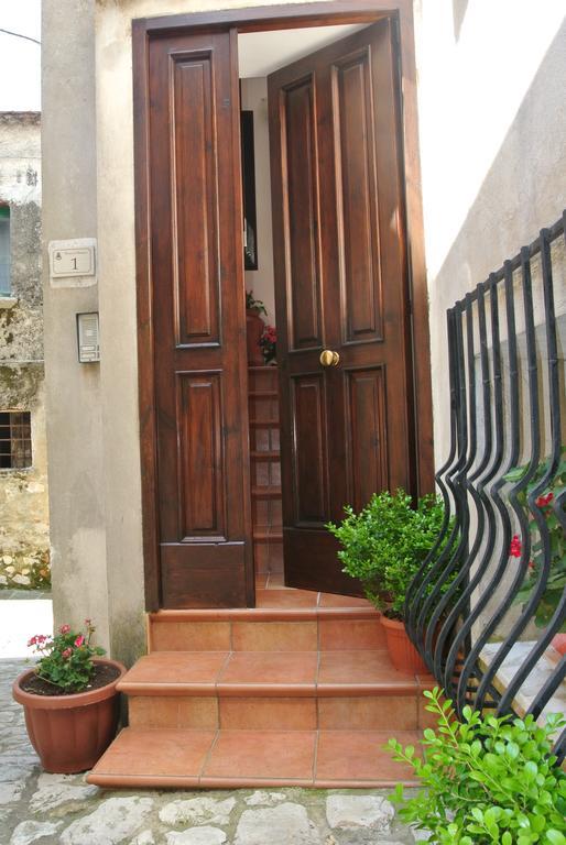 B&B Casa Antonia Trentinara Buitenkant foto