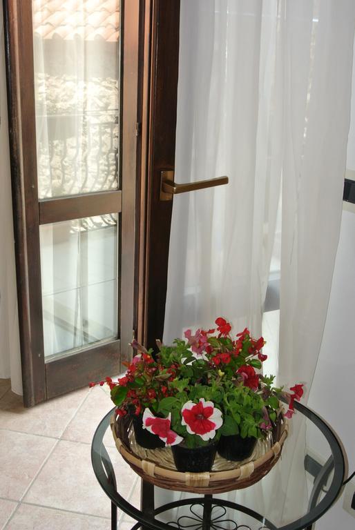 B&B Casa Antonia Trentinara Buitenkant foto
